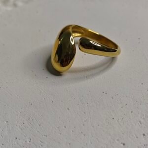 The Flow Ring – Sculpted Gold Open Band