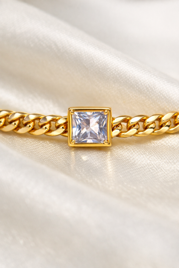 PRINCESS CUT STONE BRACELET