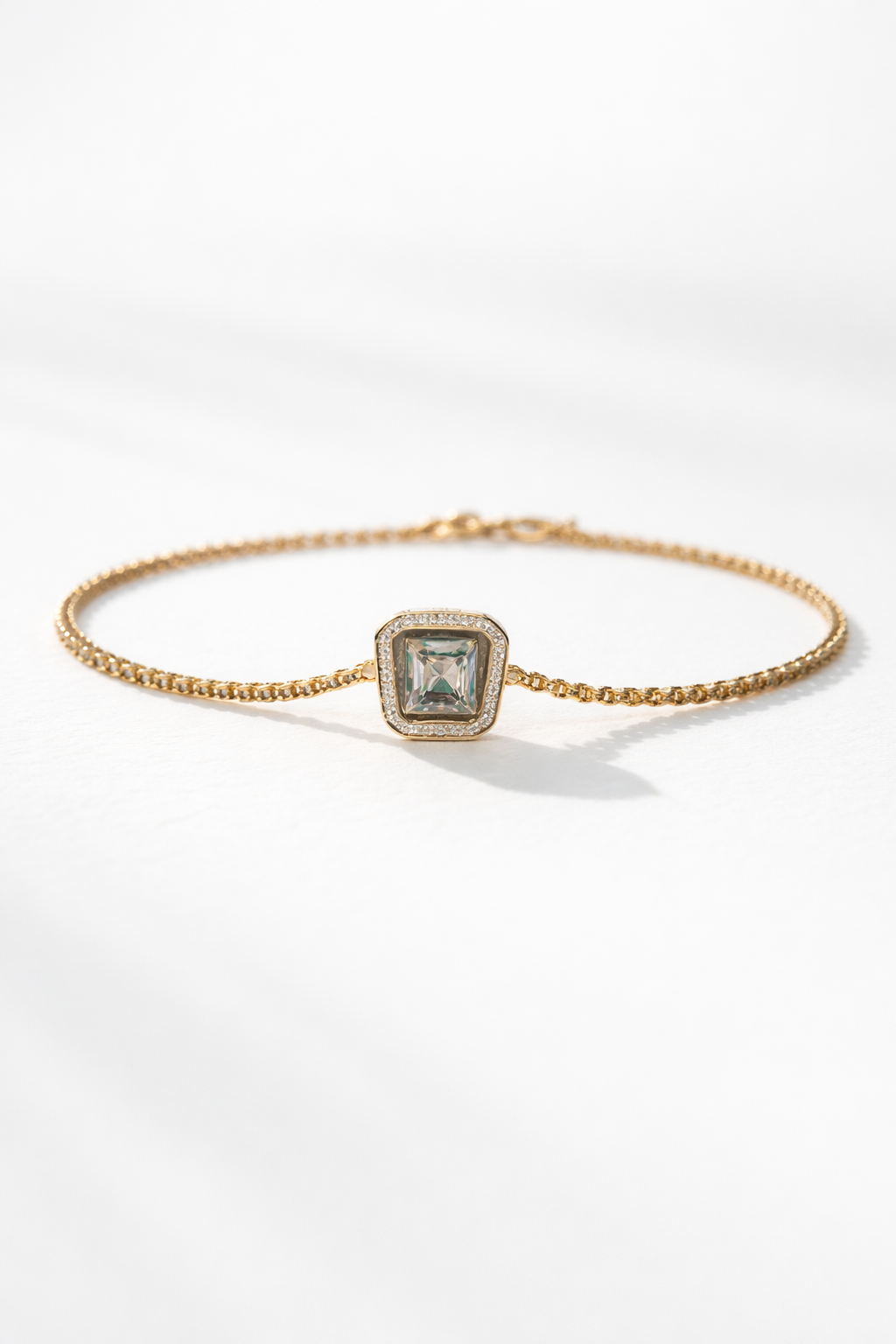 WHITE STONE BRACELET