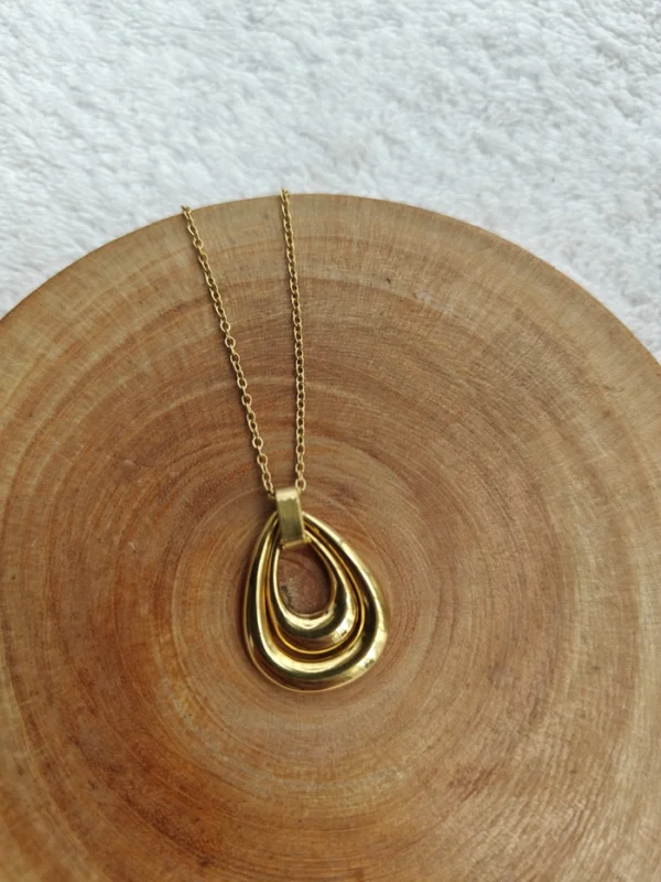 SMALL LEAF DROP NECKLACE