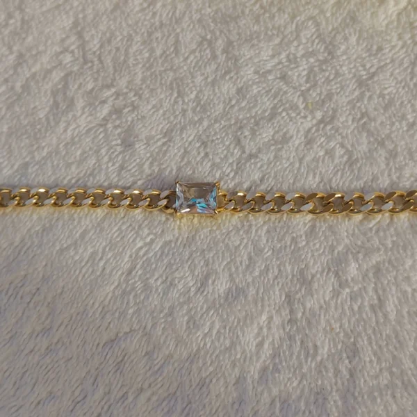 PRINCESS CUT STONE BRACELET