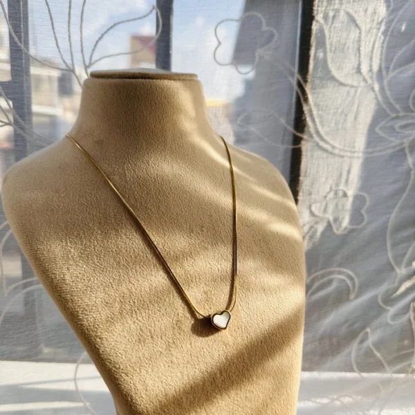 PEARL HEART TINY NECKLACE