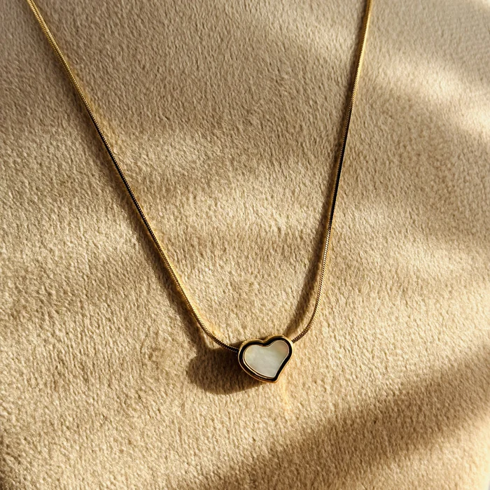 PEARL HEART TINY NECKLACE