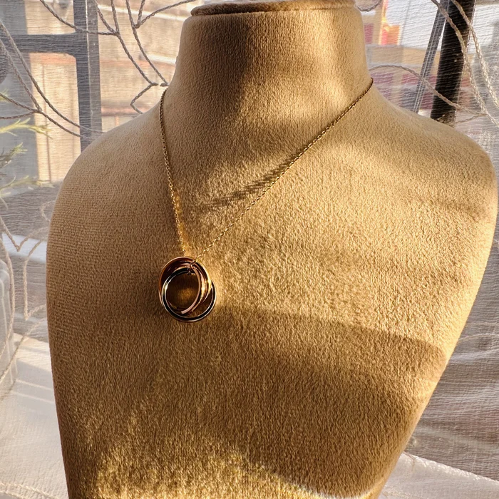 THREE METAL NECKLACE