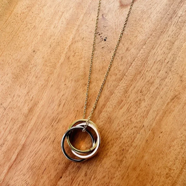 THREE METAL NECKLACE