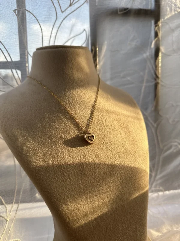 DIAMOND HEART NECLACE