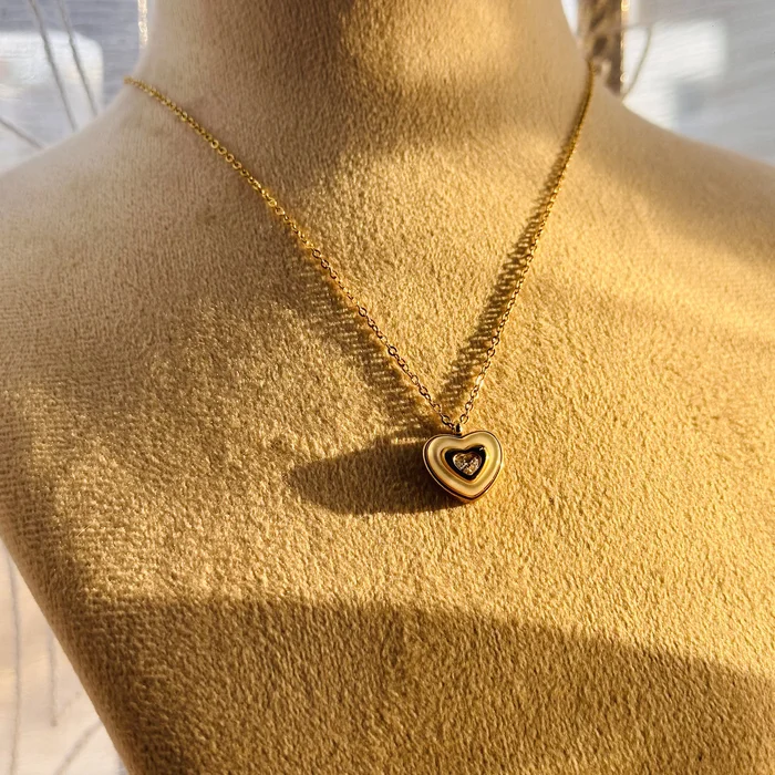 DIAMOND HEART NECLACE