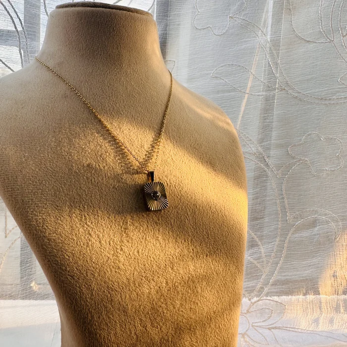 SUN TONE NECKLACE