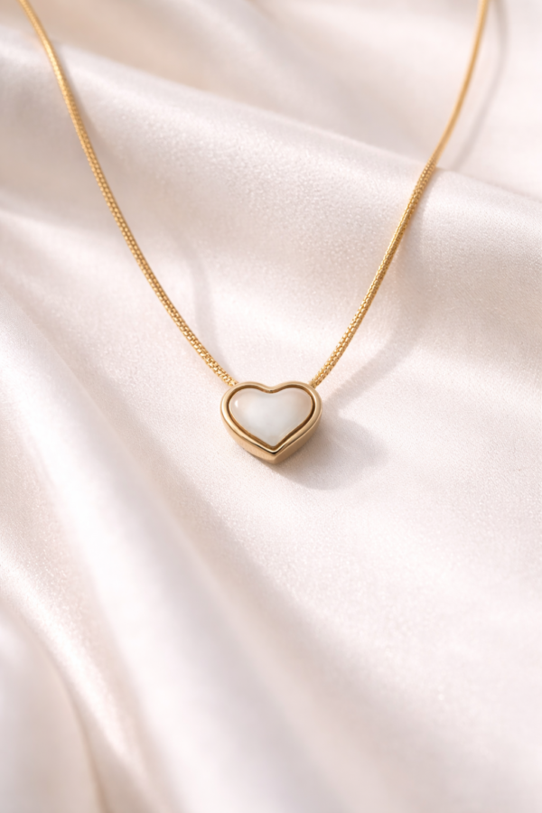 PEARL HEART TINY NECKLACE