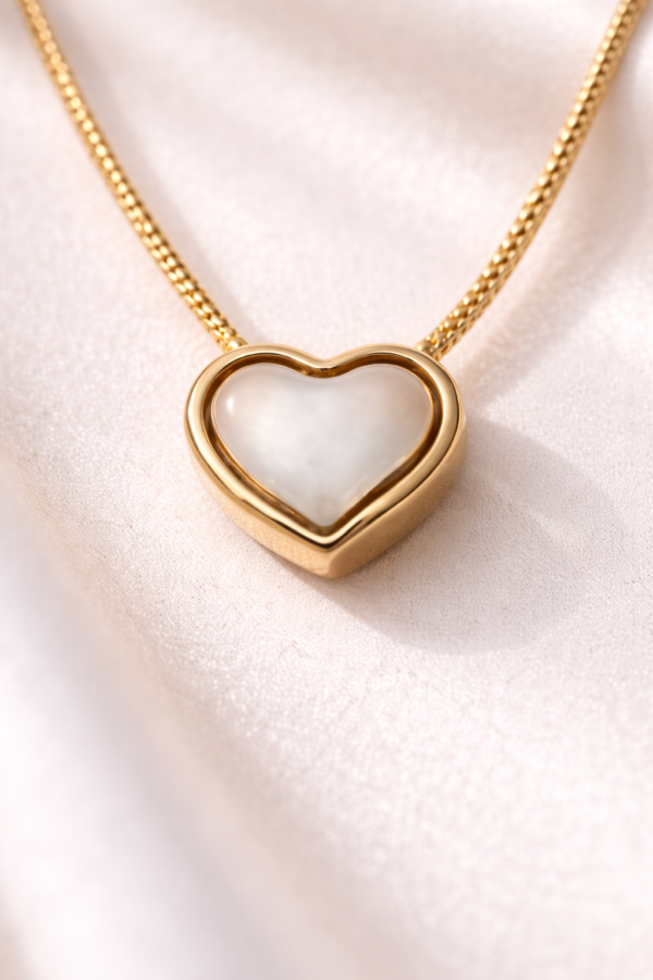 PEARL HEART TINY NECKLACE