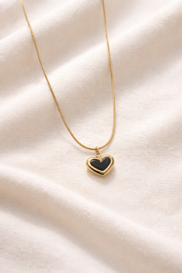 BLACK TINY HEART  NECKLACE