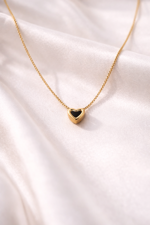 SKARRA TINY HEART NECKLACE