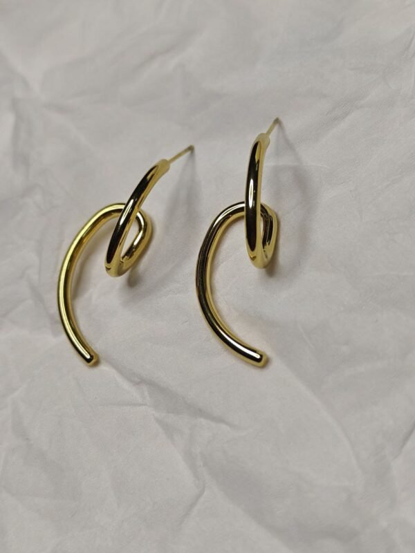 Orbit Curve Earrings – Sculptural Gold Plated Loops