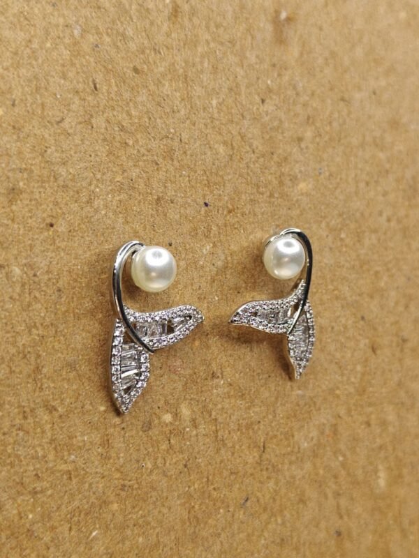 WhatsApp Image 2025-07-08 at 19.12.16 Leaf Pearl Stud Earrings