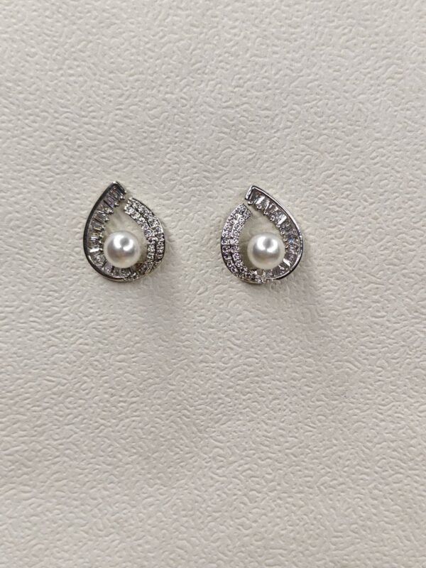 WhatsApp Image 2025-07-08 at 19.13.57 (1) Teardrop Pearl Accent Stud Earrings