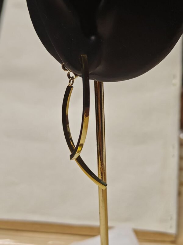 Elliptica Drop Earrings – Sleek Sculptural Gold Curves