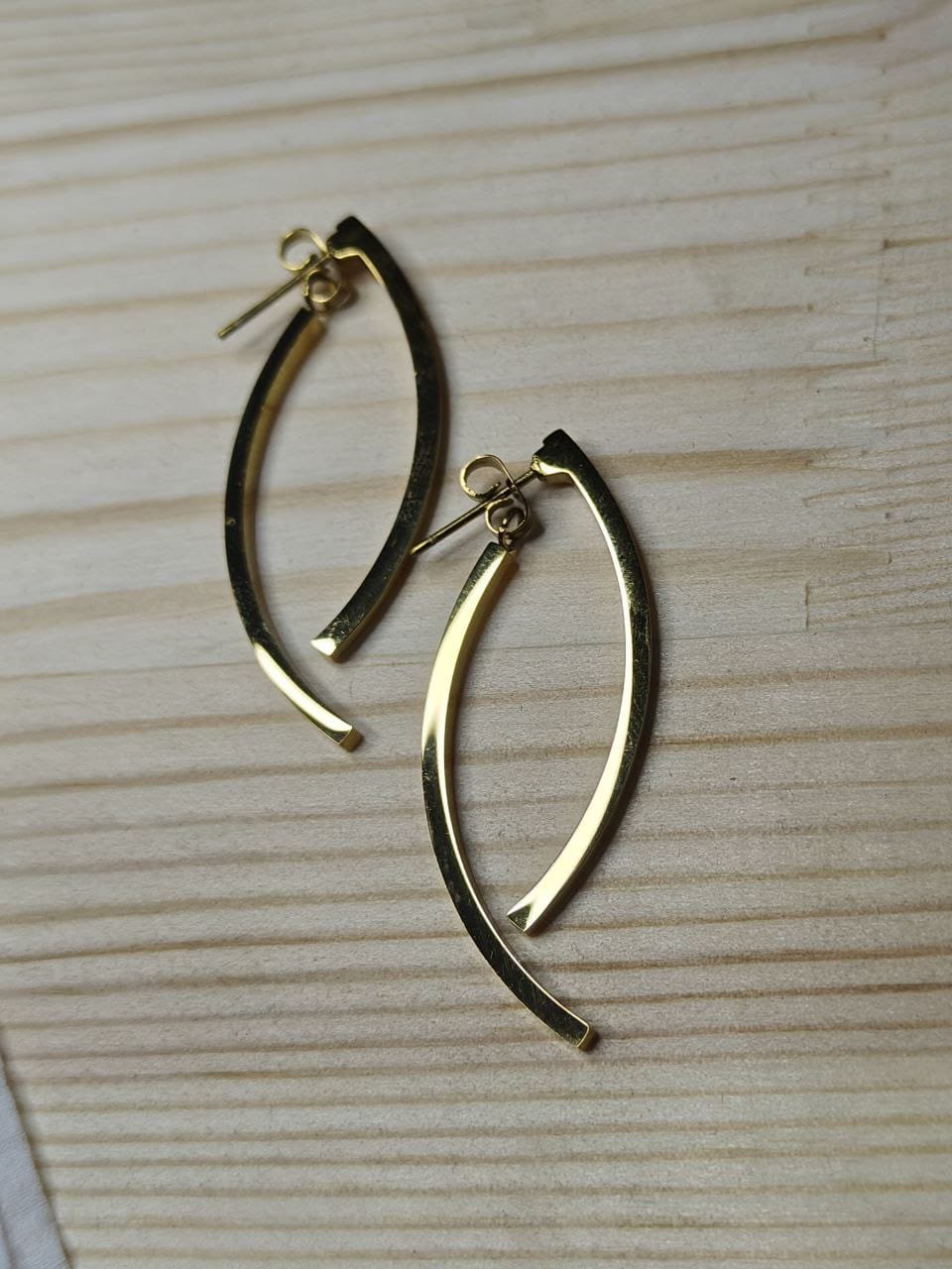 Elliptica Drop Earrings – Sleek Sculptural Gold Curves