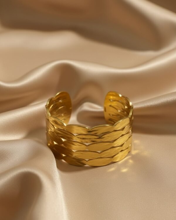 Skarra Horizon Cuff