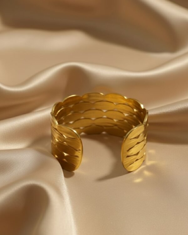 Skarra Horizon Cuff